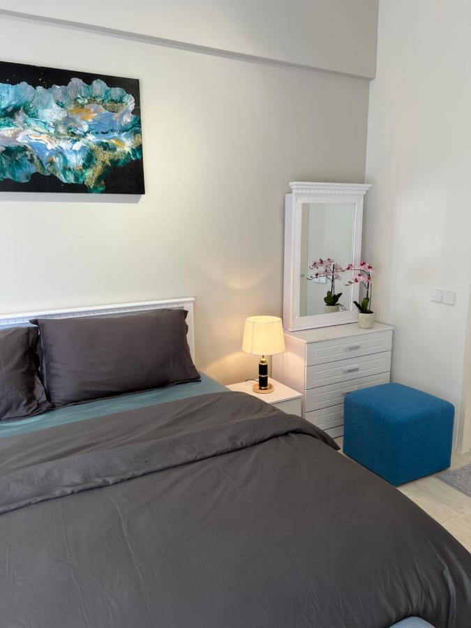 By The Sea Beachfront Designer Suites Penang - Managed By Art Of Tree Batu Ferringhi Extérieur photo