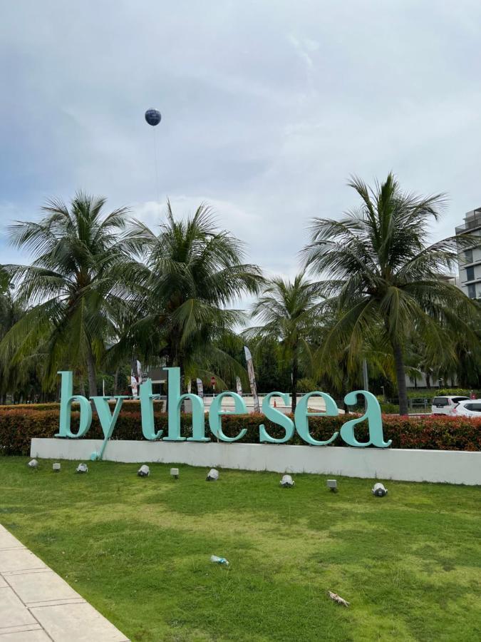 By The Sea Beachfront Designer Suites Penang - Managed By Art Of Tree Batu Ferringhi Extérieur photo