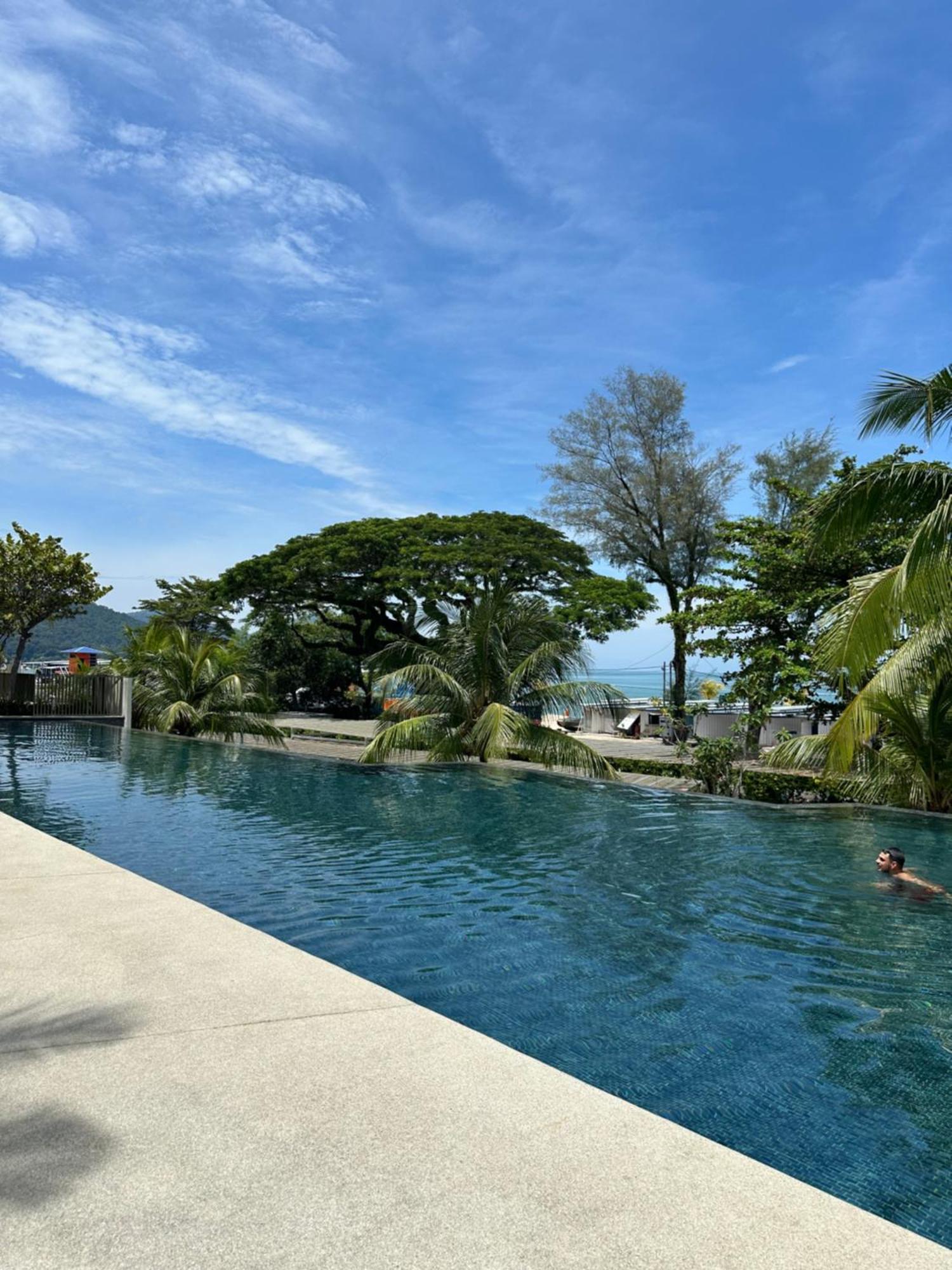 By The Sea Beachfront Designer Suites Penang - Managed By Art Of Tree Batu Ferringhi Extérieur photo
